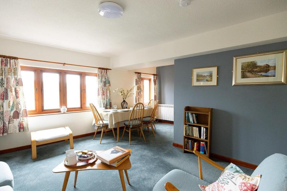 Katherines Court - Spacious Apartment With Rolling Hill Views كندال المظهر الخارجي الصورة